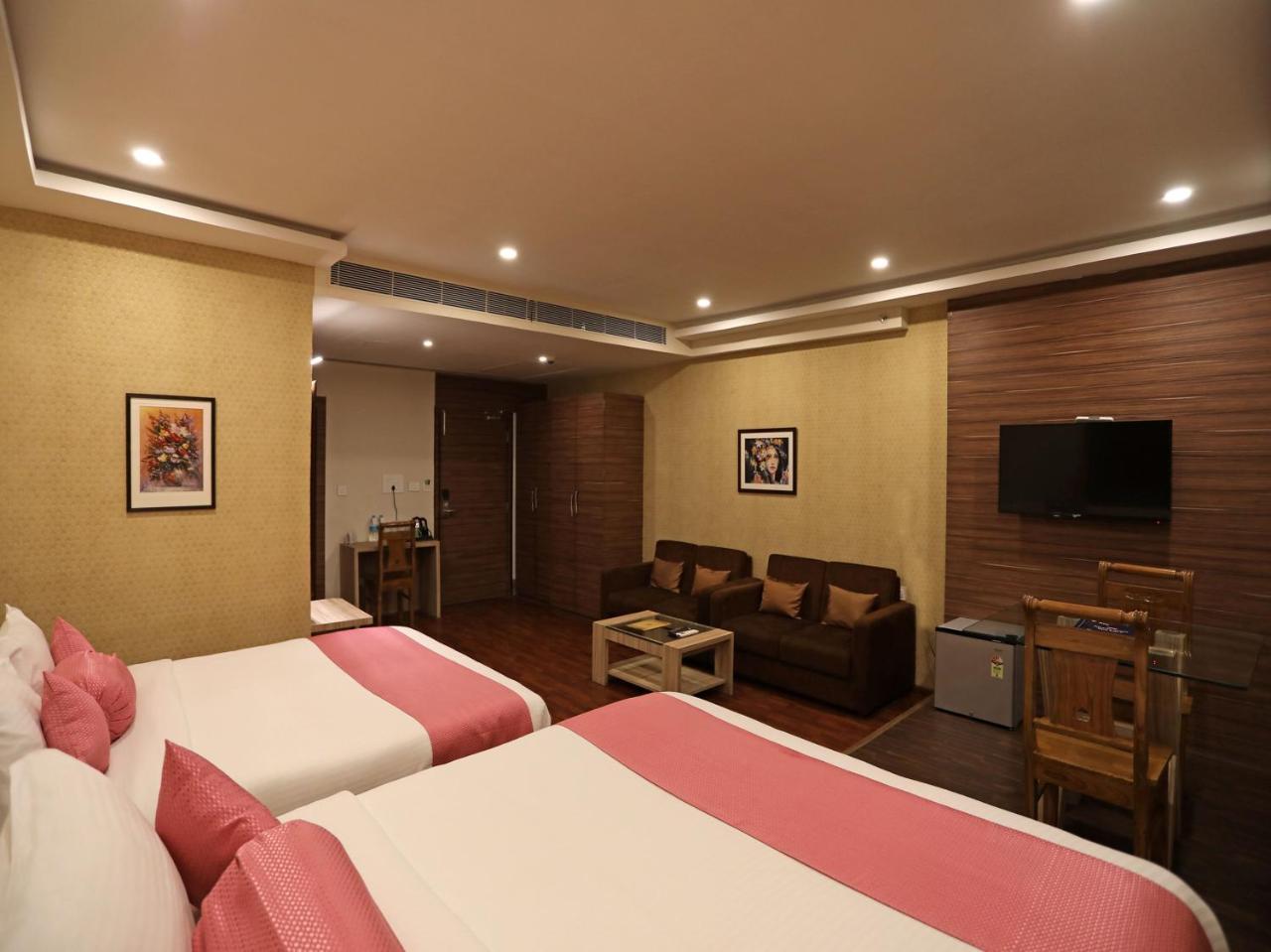 Oyo 16835 Stayotel Kolkata Airport Экстерьер фото