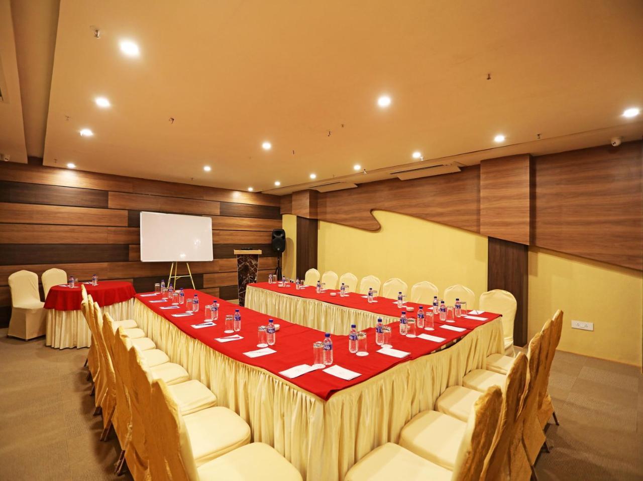 Oyo 16835 Stayotel Kolkata Airport Экстерьер фото