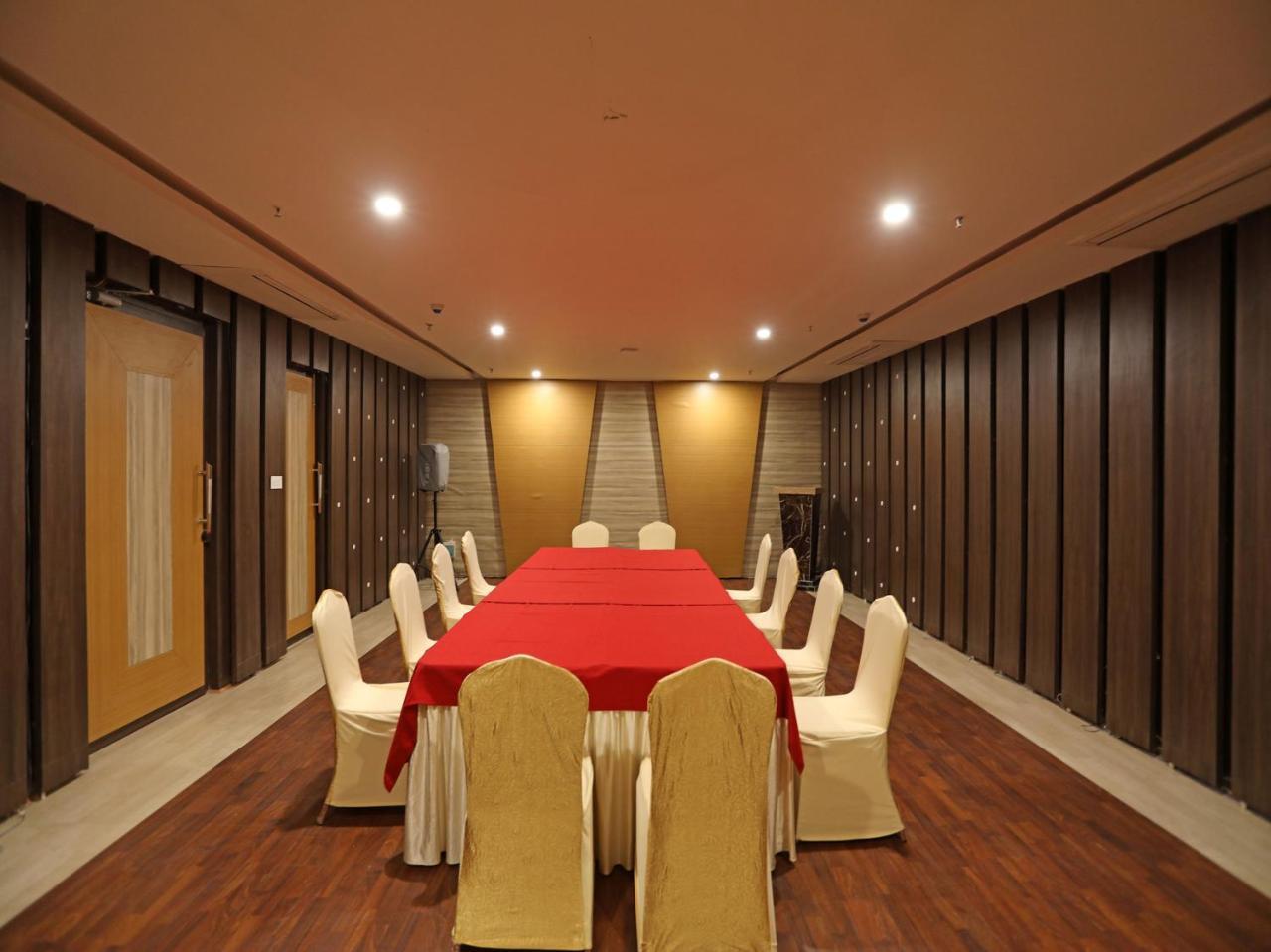 Oyo 16835 Stayotel Kolkata Airport Экстерьер фото